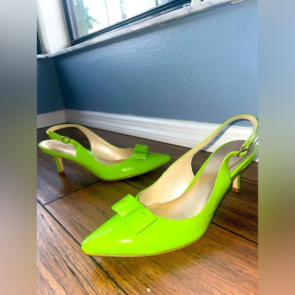 💚 Y2k Slingback heels kitten heels bow heels vintage green pumps patent heel - Picture 1 of 11